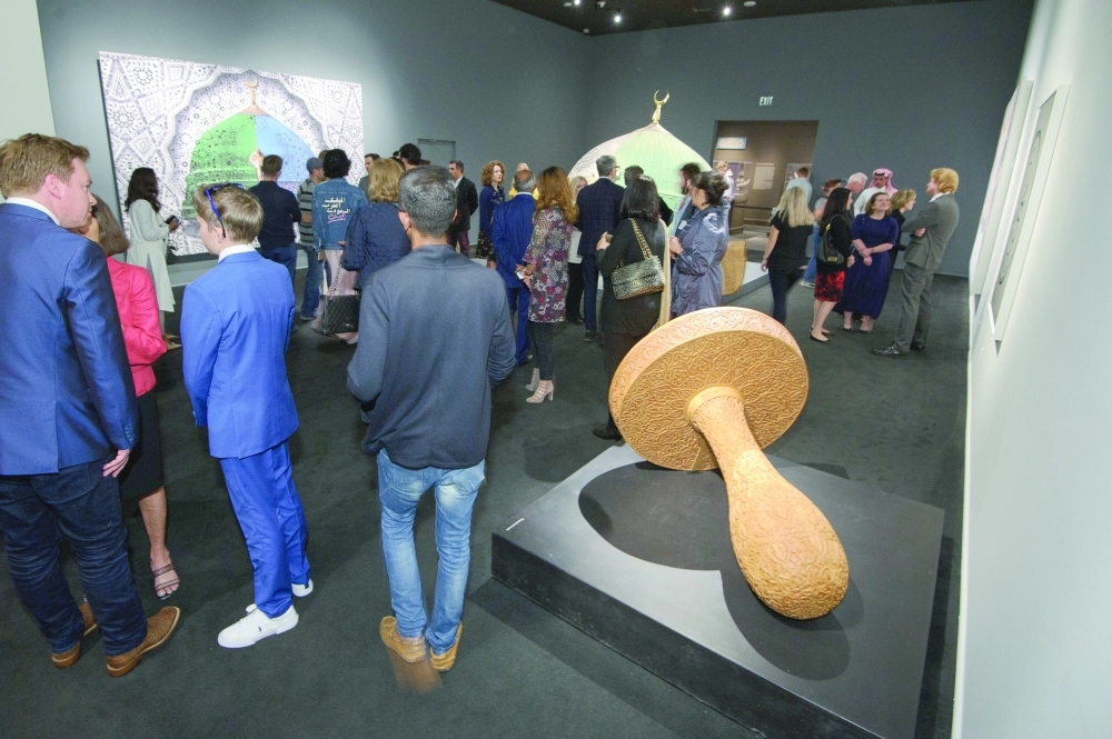 من أعمال عبدالناصر غارم في المعرض (مكة) 