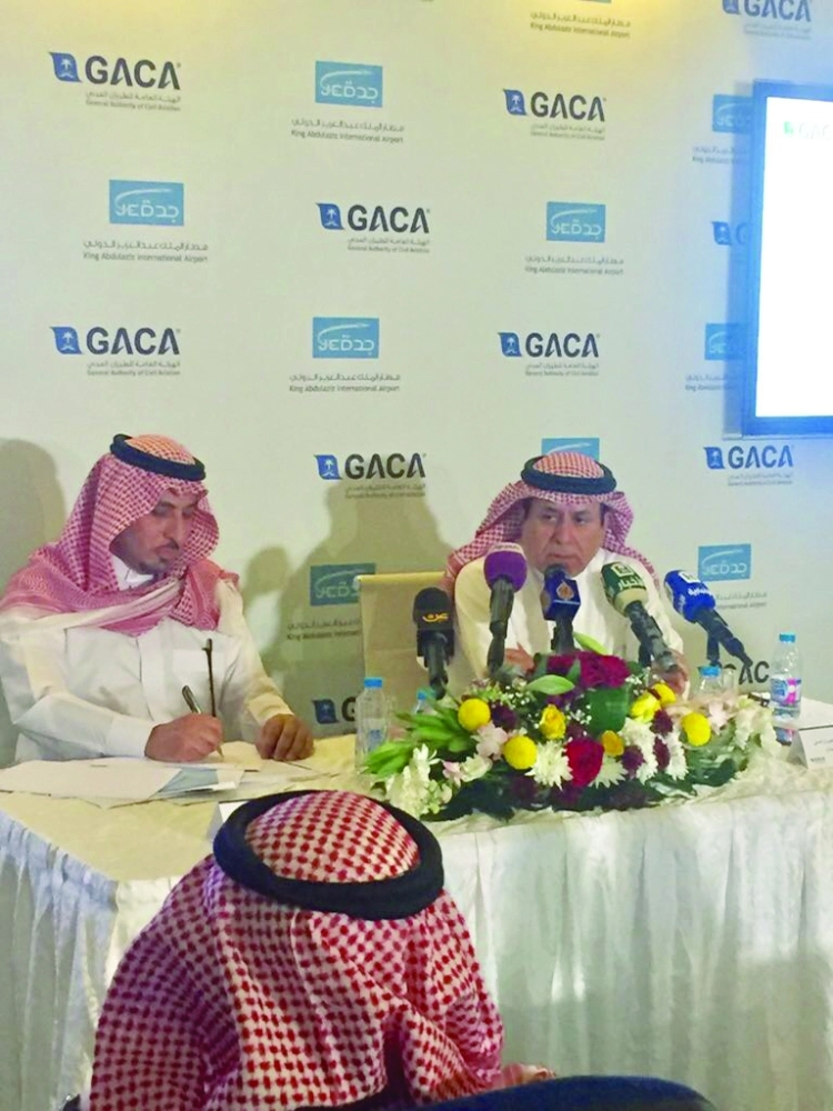 الحمدان خلال المؤتمر الصحفي                                  (محمد يحيى)