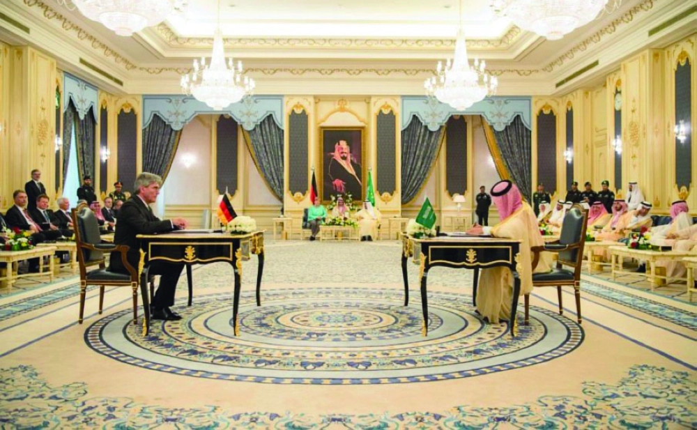 خادم الحرمين وميركل يشهدان توقيع الاتفاقيات