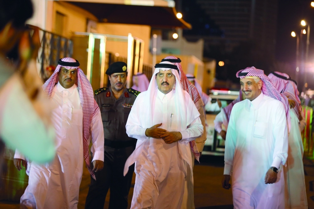 قدوم الأمير أحمد بن عبدالعزيز إلى المقبرة (عبدالمحسن دومان)