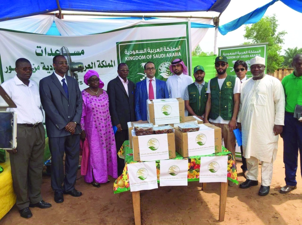 مساعدات من مركز الملك سلمان لبنين                        (واس)