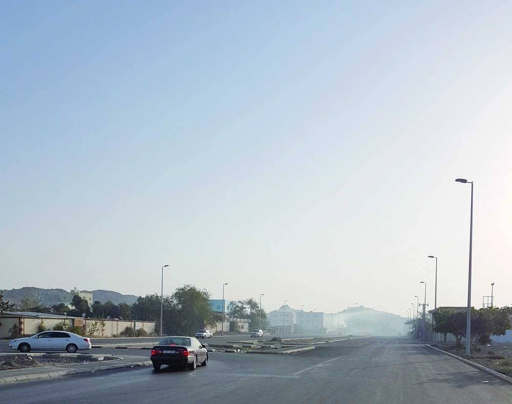 أدخنة النفايات في أرجاء الحي (مكة)