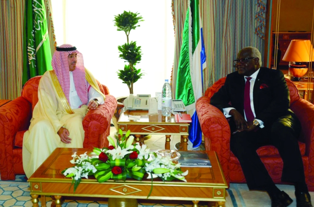 دآرنست باي كروما خلال استقباله عواد العواد (واس)