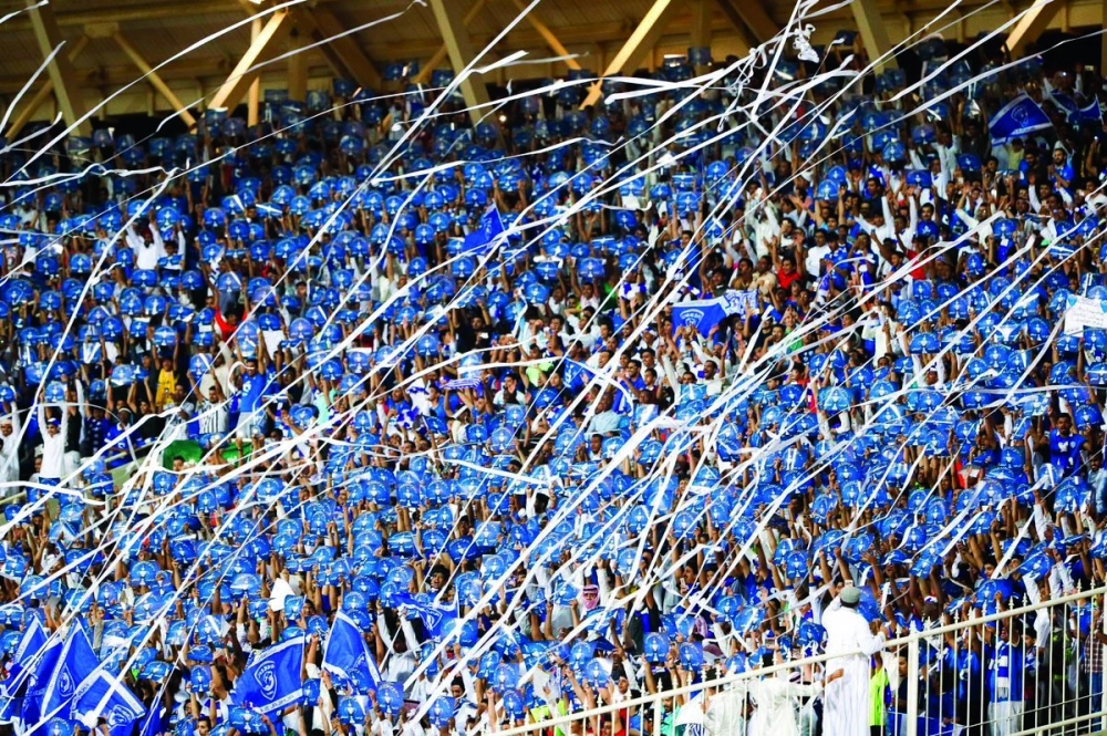 جماهير غفيرة ساندت الهلال في يوم التتويج أمام النصر                                                                                       (مكة)