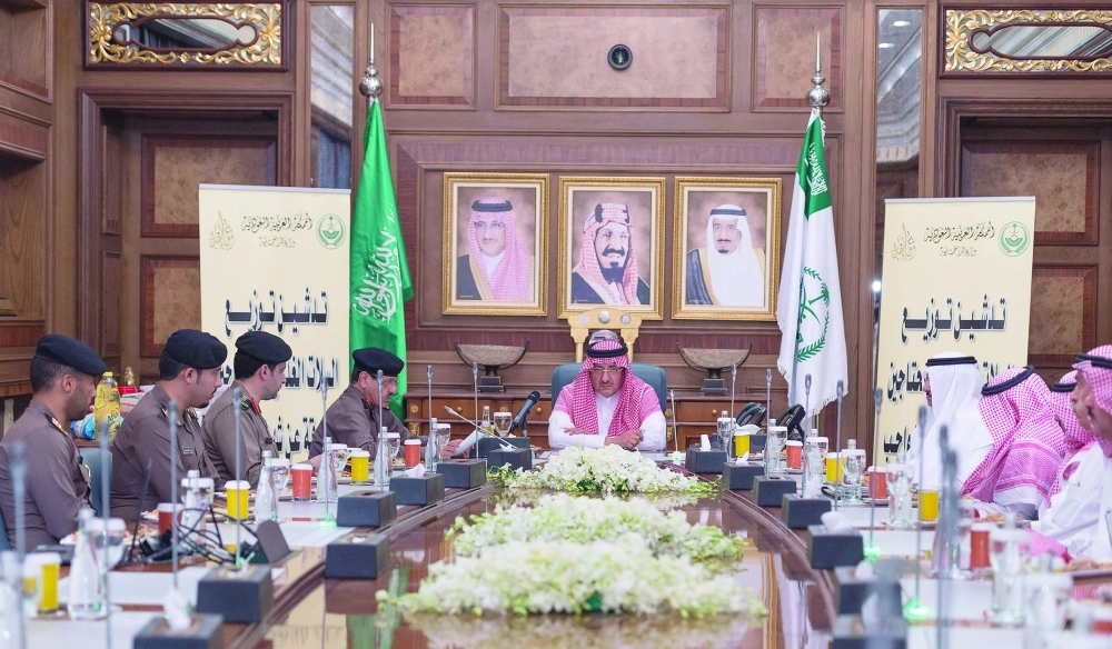 الأمير محمد بن نايف خلال تدشين الحملة (واس)