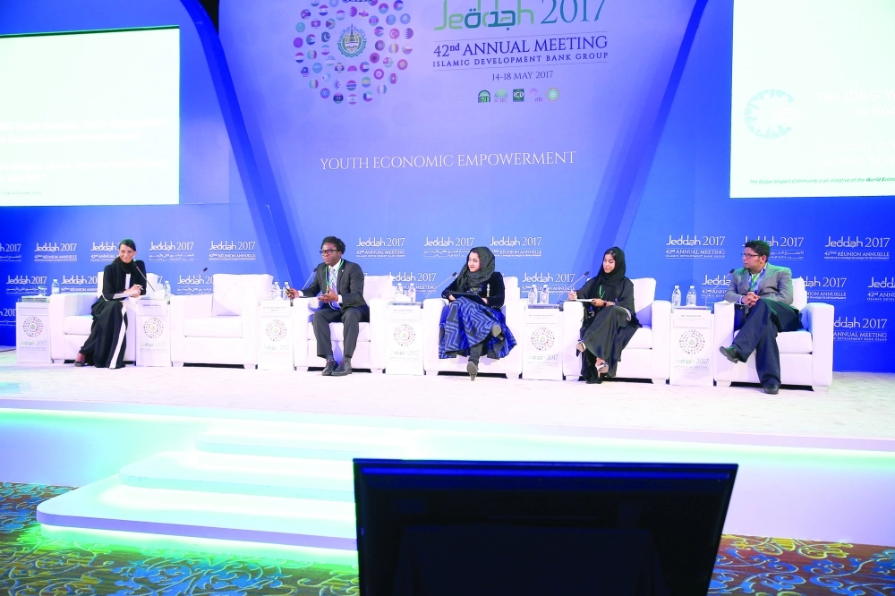 إحدى الجلسات على هامش الاجتماع                                                                                                                  (مكة)