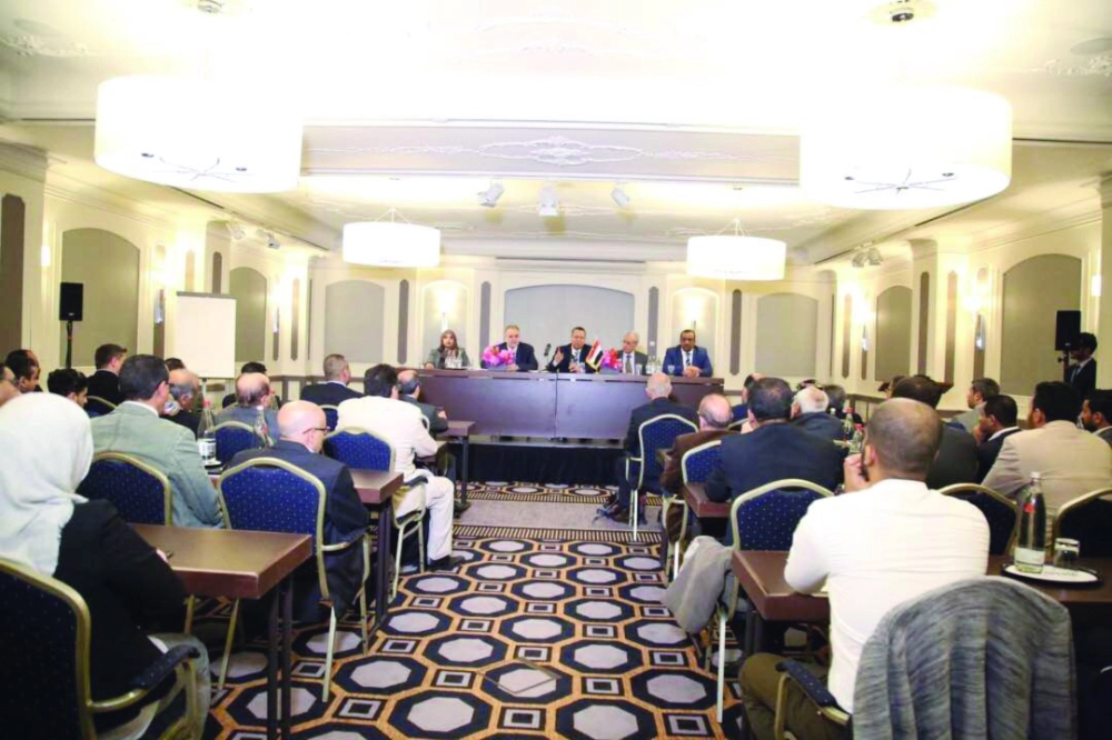 ابن دغر في لقاء مع الجالية اليمنية في برلين أمس      (سبأ نت)