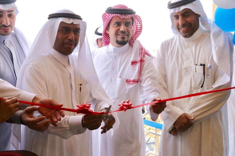 من تدشين المركز الطبي (مكة)