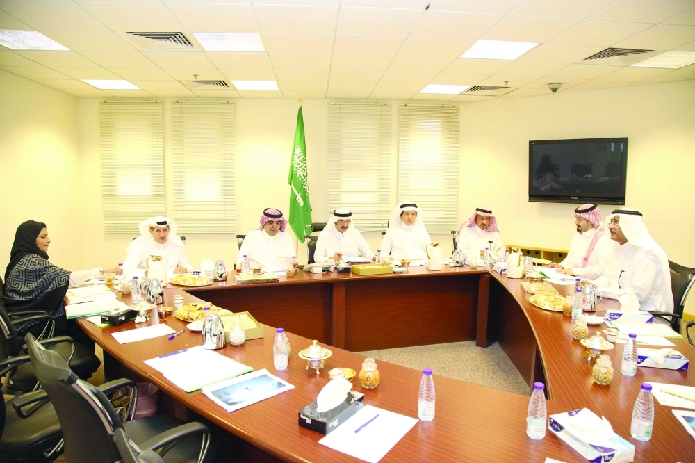 من الاجتماع الدوري لأعضاء مجلس إدارة هيئة الصحفيين                               (مكة)