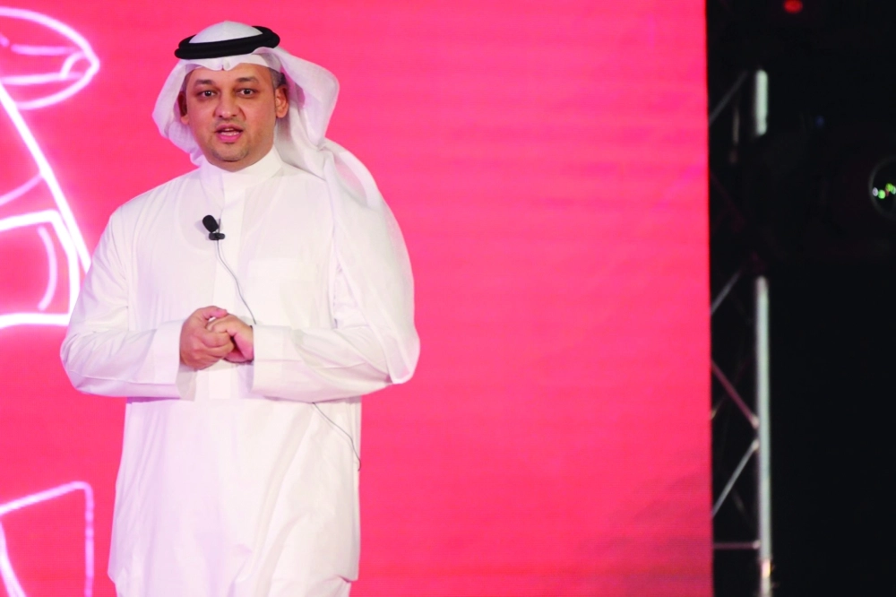 عادل عزت                           (مكة)