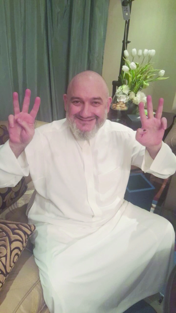 خالد بن طلال ملوحا بعدد أهداف الهلال