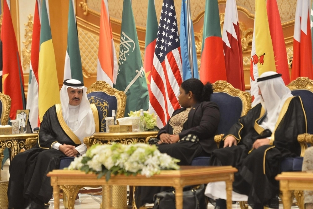 وزيرة الخارجية جمهورية سورينام السيدة يلز بولاك يبقل خلال وصولها الرياض (واس)