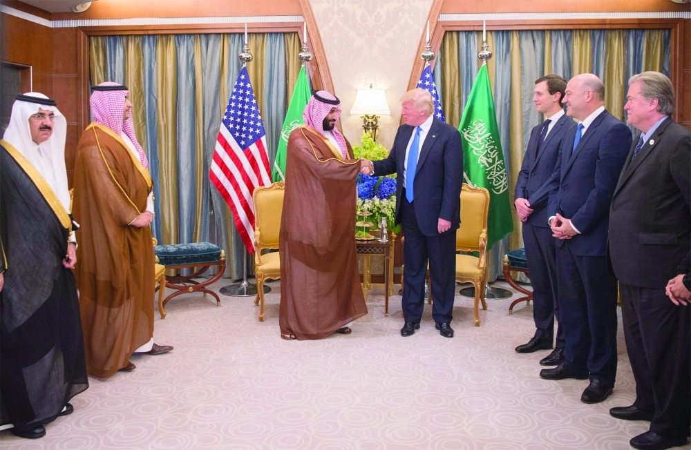 الرئيس الأمريكي والأمير محمد بن سلمان خلال اللقاء اليوم (واس)