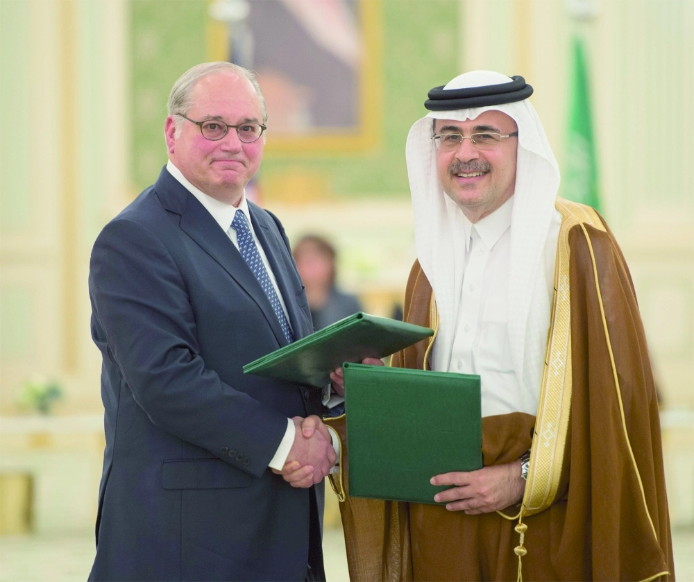 أمين الناصر بعد إحدى الاتفاقيات 