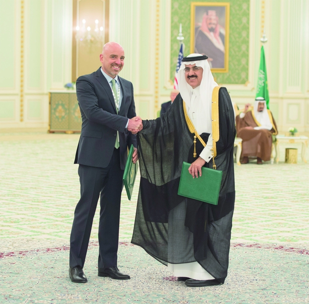 مساعد العيبان وبراد كيويل