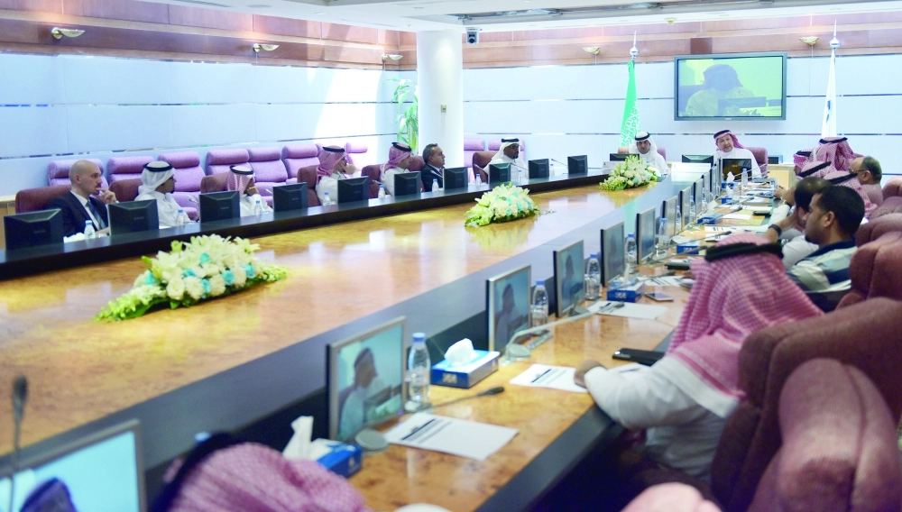 جانب من اللقاء بالغرفة                                                                                                                                (مكة)