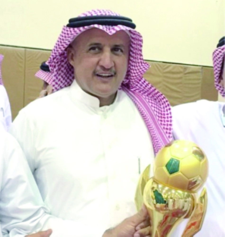 عبدالعزيز العودة  