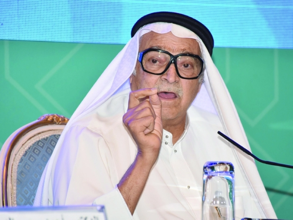 صالح كامل متحدثا في الندوة