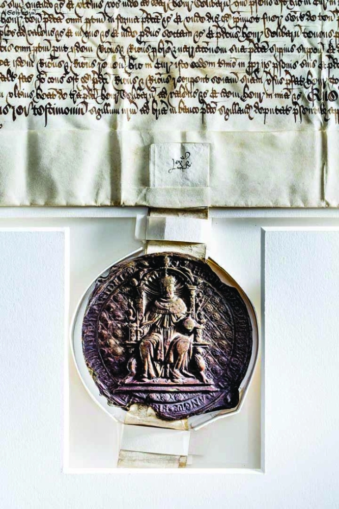 ختم يعود للملك هنري الثامن على وثيقة محكمة