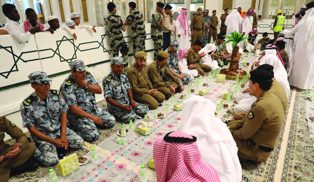 إفطار الجهات المشاركة في المسجد الحرام                                                         (مكة)