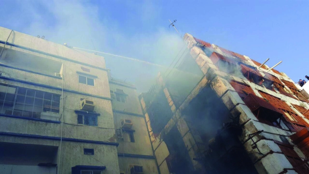 الحريق لحظة اندلاعه في المبنى (مكة)
