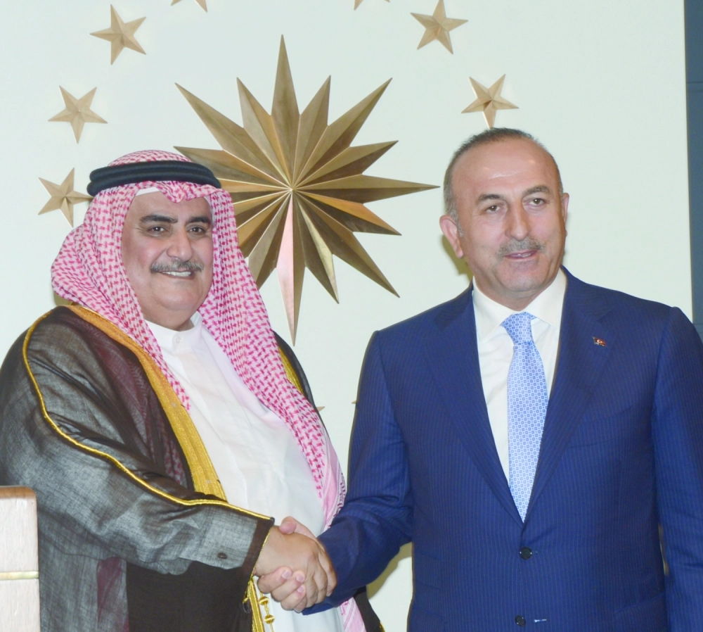 وزيرا خارجية تركيا والبحرين في أنقرة أمس (بنا)
