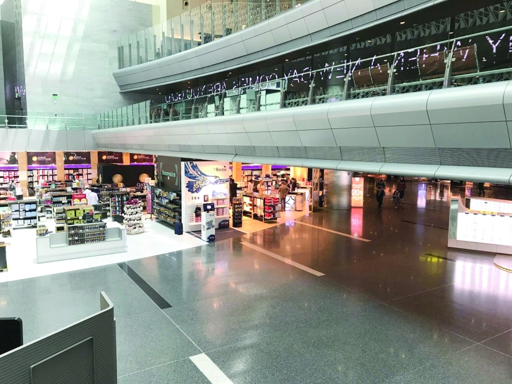 منطقة الأسواق بالمطار                                                                                                                           (أليكس ماشيراس)