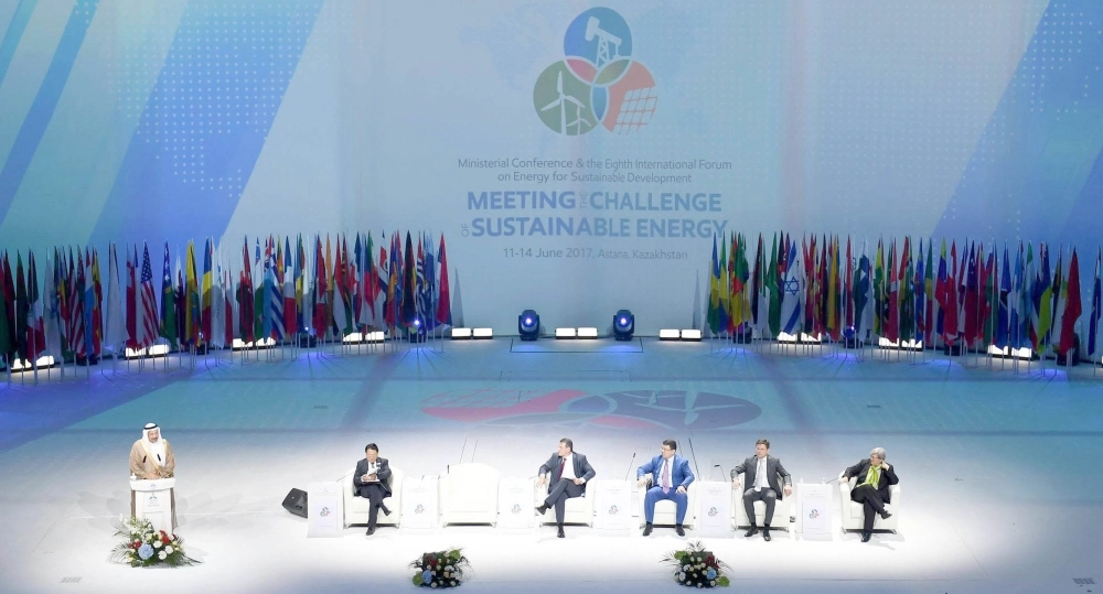 الفالح خلال حديثه في المنتدى                                                                                                                (مكة)