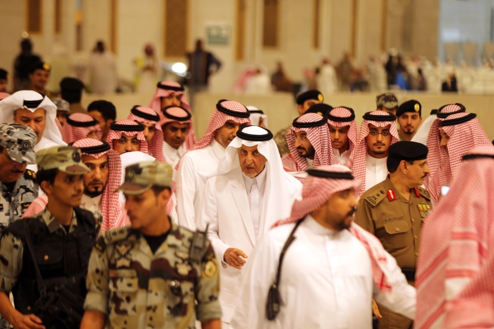 الأمير خالد الفيصل أثناء الجولة - (عبدالمحسن دومان)