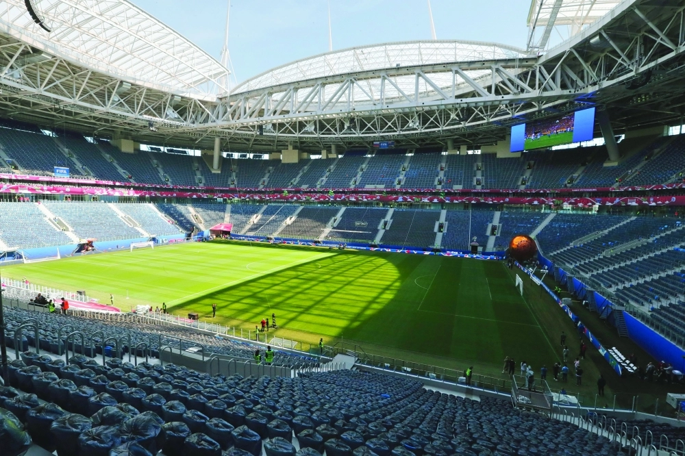 ملعب سانت بطرسبيرج جاهز لاحتضان الافتتاح                                         (إ ب أ)