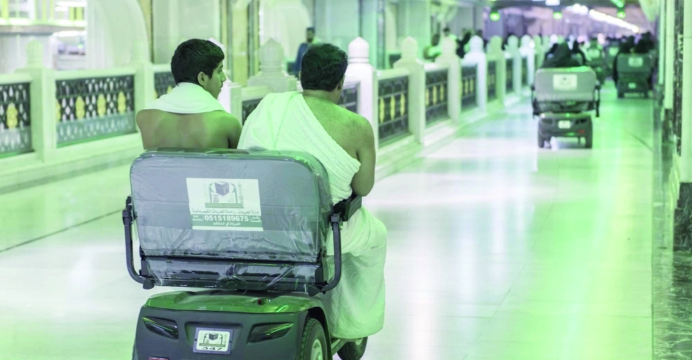 العربات الكهربائية في خدمة المعتمرين  