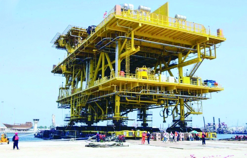 منصة نفطية في حقل مرجان                                                                 (مكة)