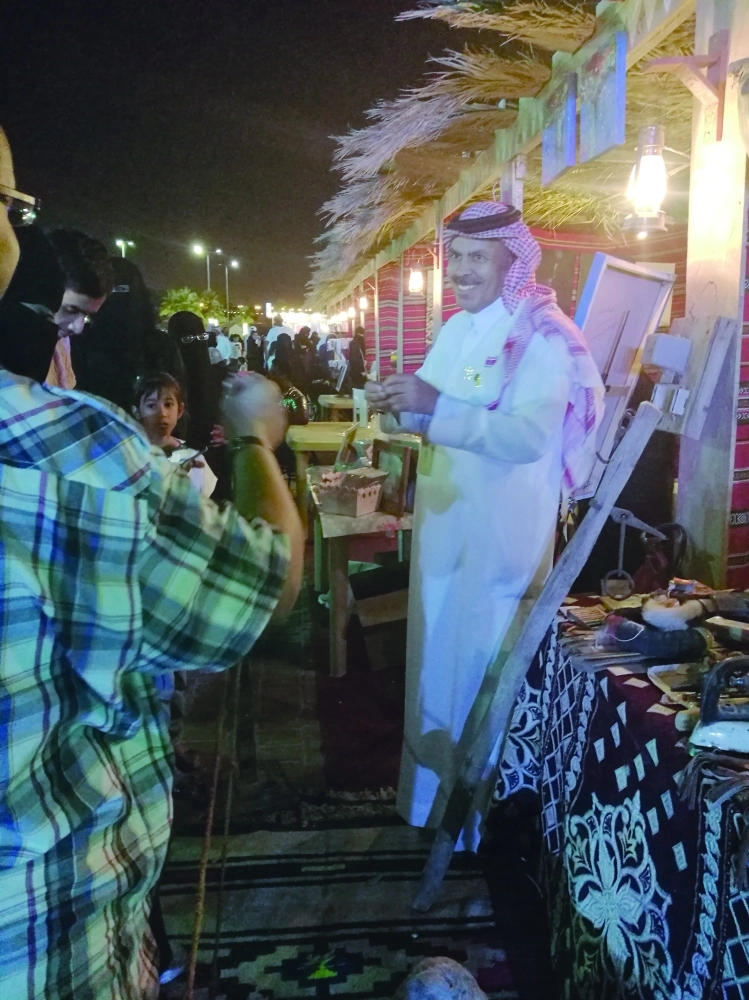 عبدالرحمن القاسم في ركنه التراثي (مكة) 