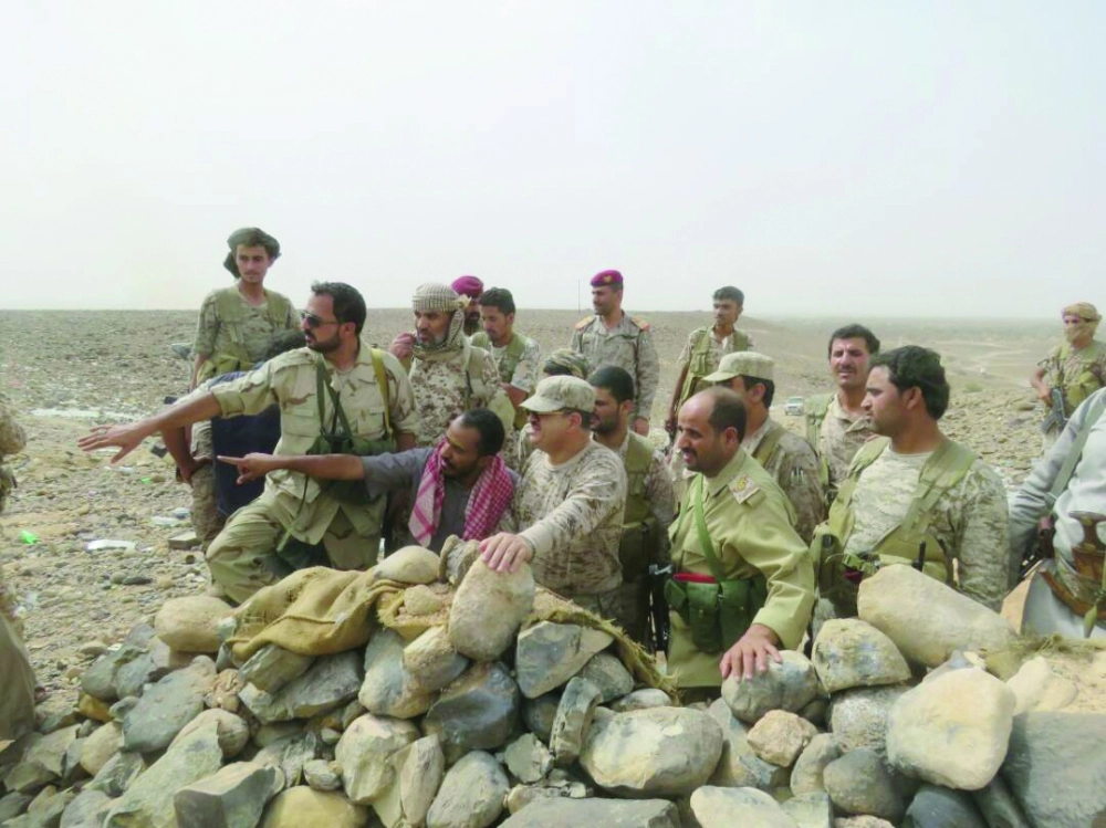  محمد المقدشي يتفقد جبهات القتال في صرواح بمأرب                                                                                         (سبأ نت)