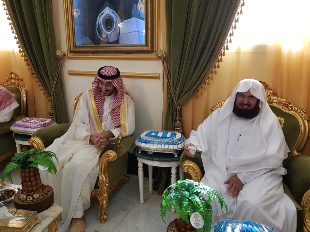 نائب أمير مكة يزور العلماء والمشايخ