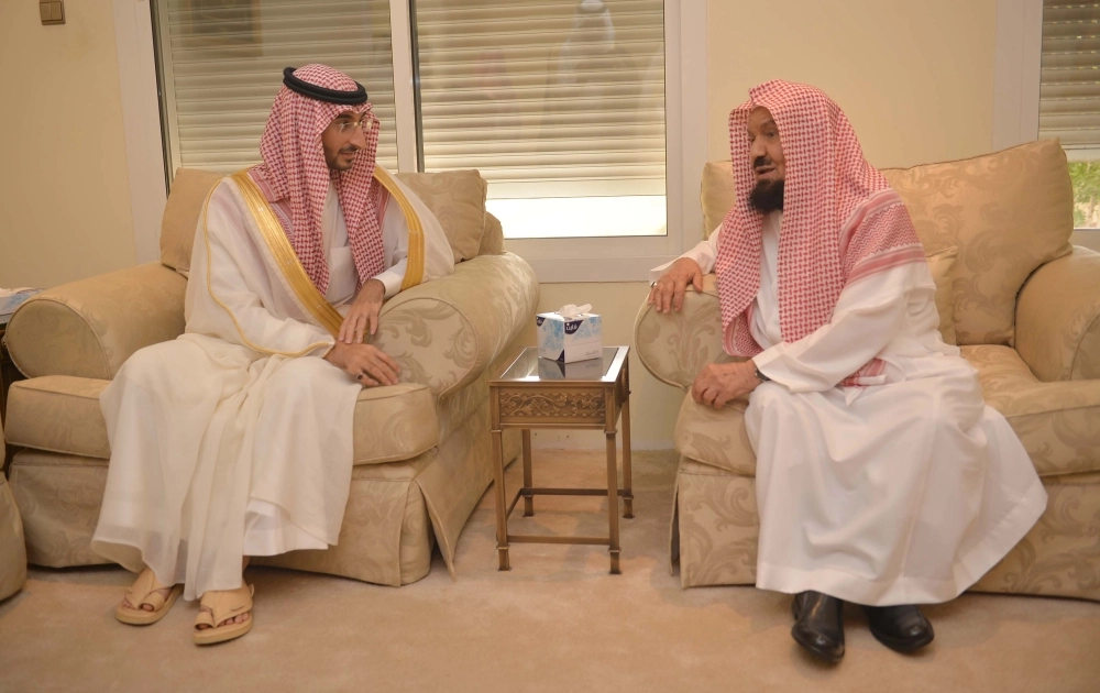 نائب أمير مكة يزور العلماء والمشايخ