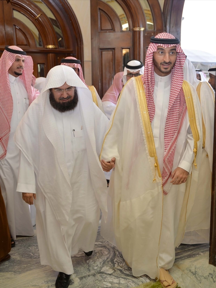 نائب أمير مكة يزور العلماء والمشايخ