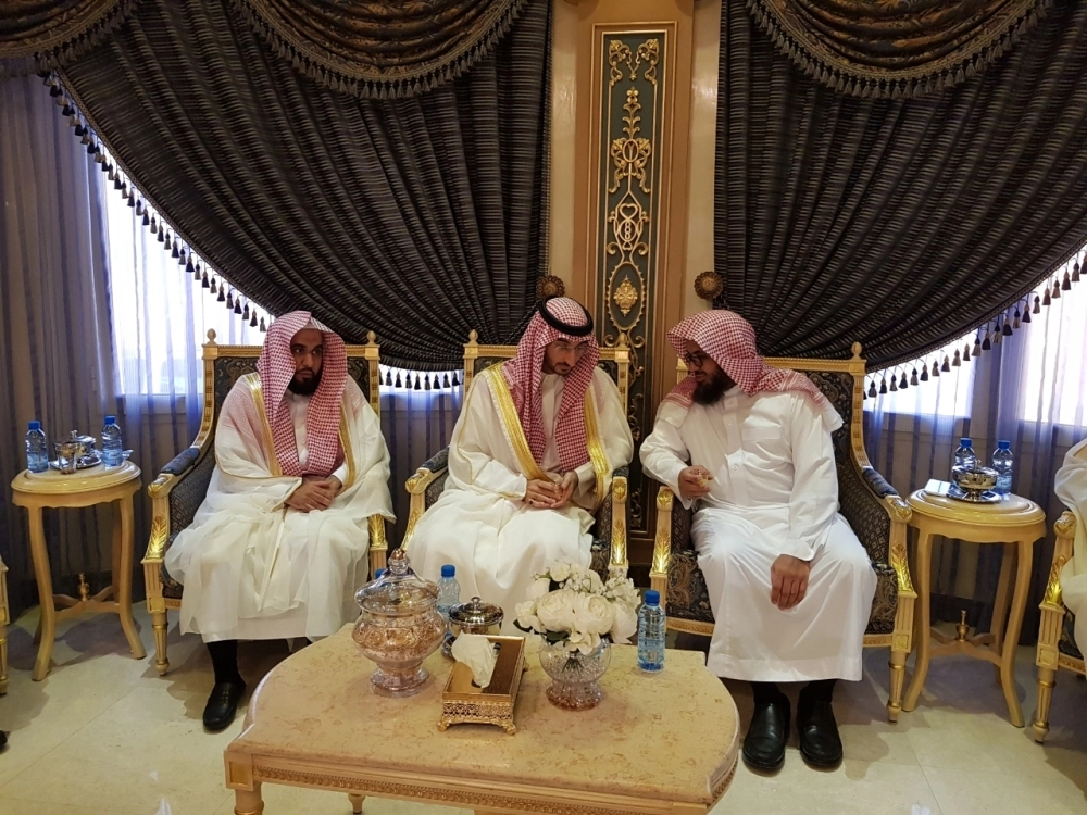 نائب أمير مكة يزور العلماء والمشايخ