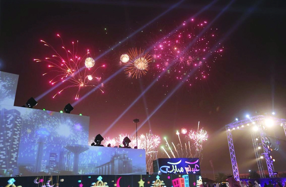 الألعاب النارية تضيء سماء الرياض                                                                                           (واس)