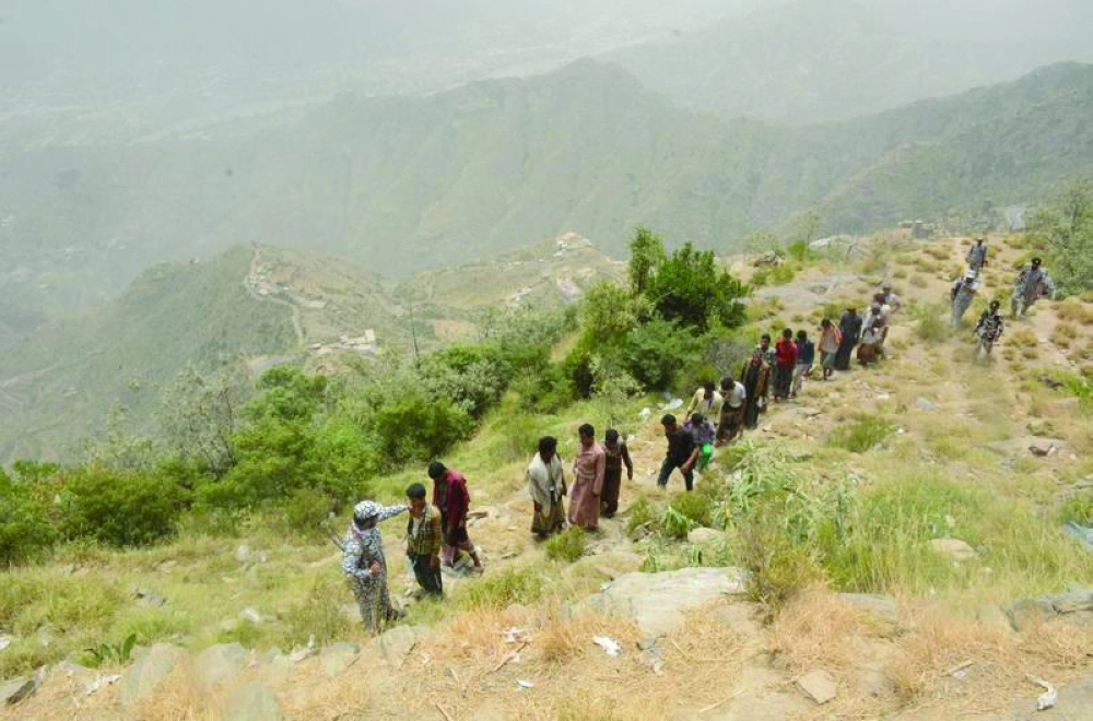 لحظة ضبط عدد من المتسللين                                            (واس)