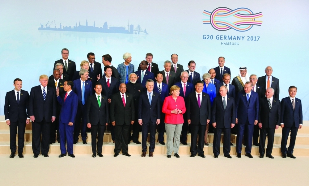 المشاركون بالقمة في صورة جماعية                                                              (إ ب أ)