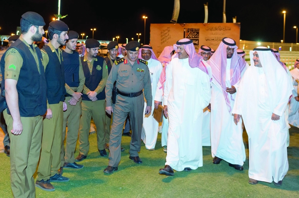 من جولة سلطان بن سلمان                       (واس)