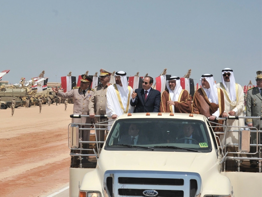 خالد الفيصل مع رؤساء الدول خلال الافتتاح (واس)