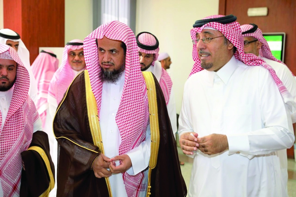 سعود المعجب خلال زيارته التفقدية (مكة)