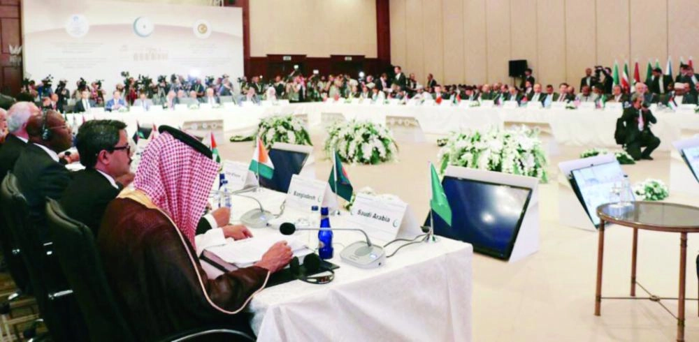 اجتماع أعضاء منظمة التعاون في إسطنبول أمس (مكة)