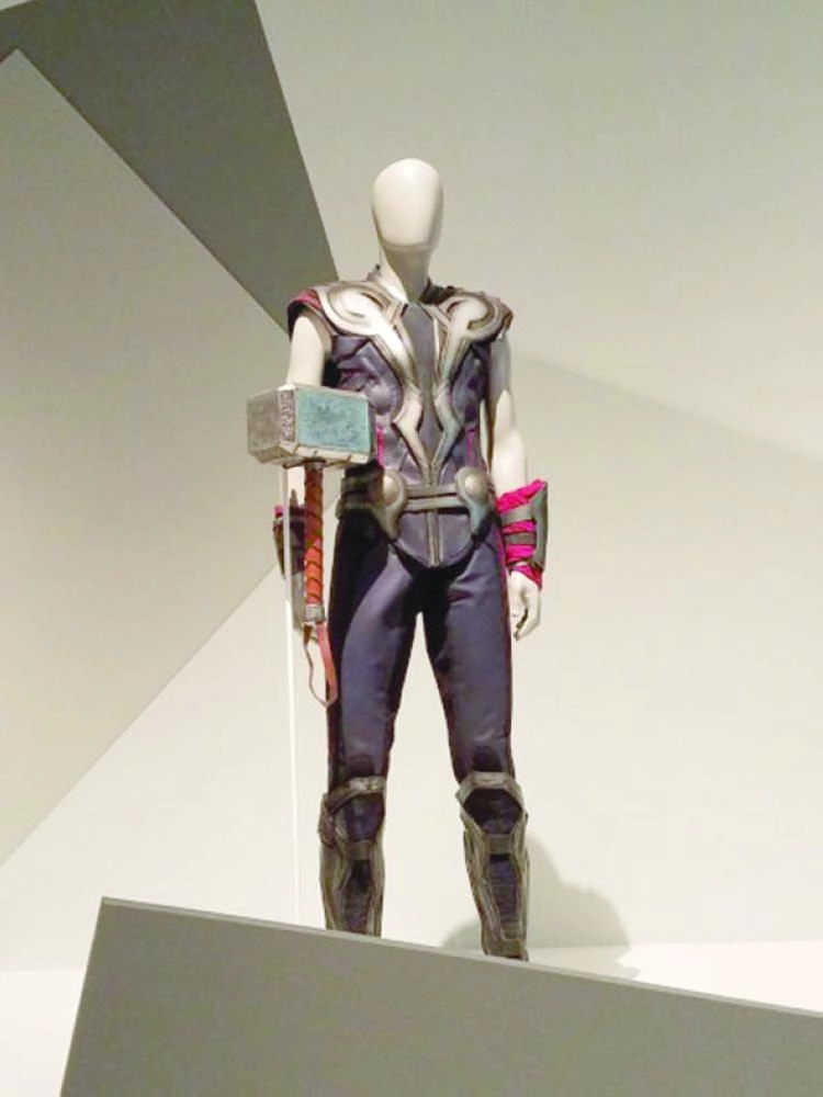 بعض المعروضات (Collider