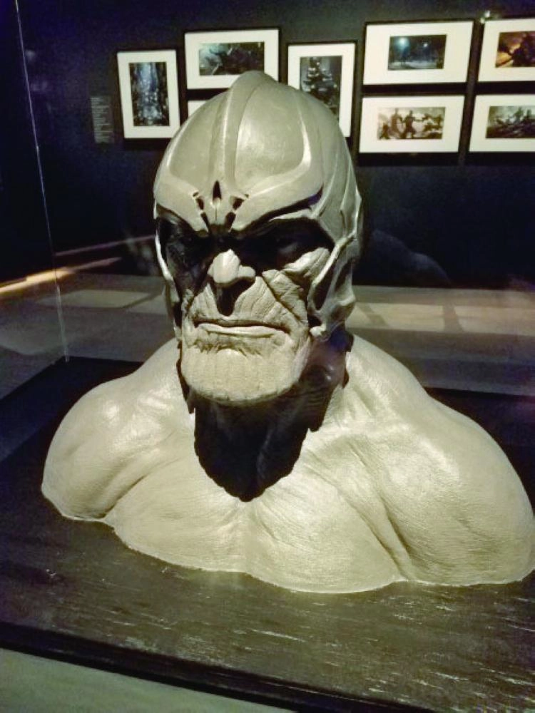 






بعض المعروضات   (Collider)