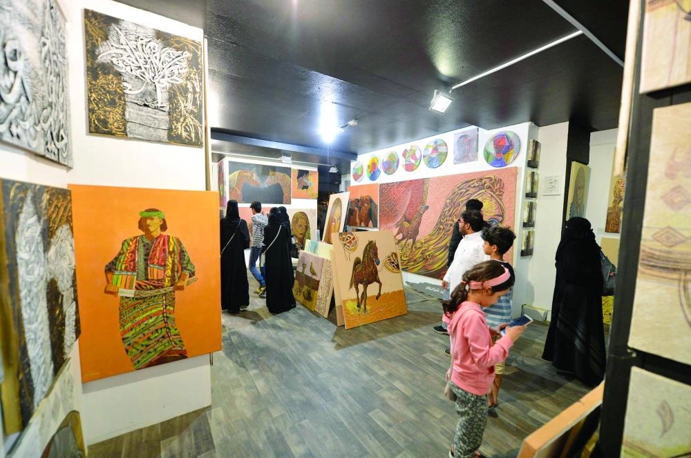 






جانب من زوار قرية المفتاحة                              (واس)