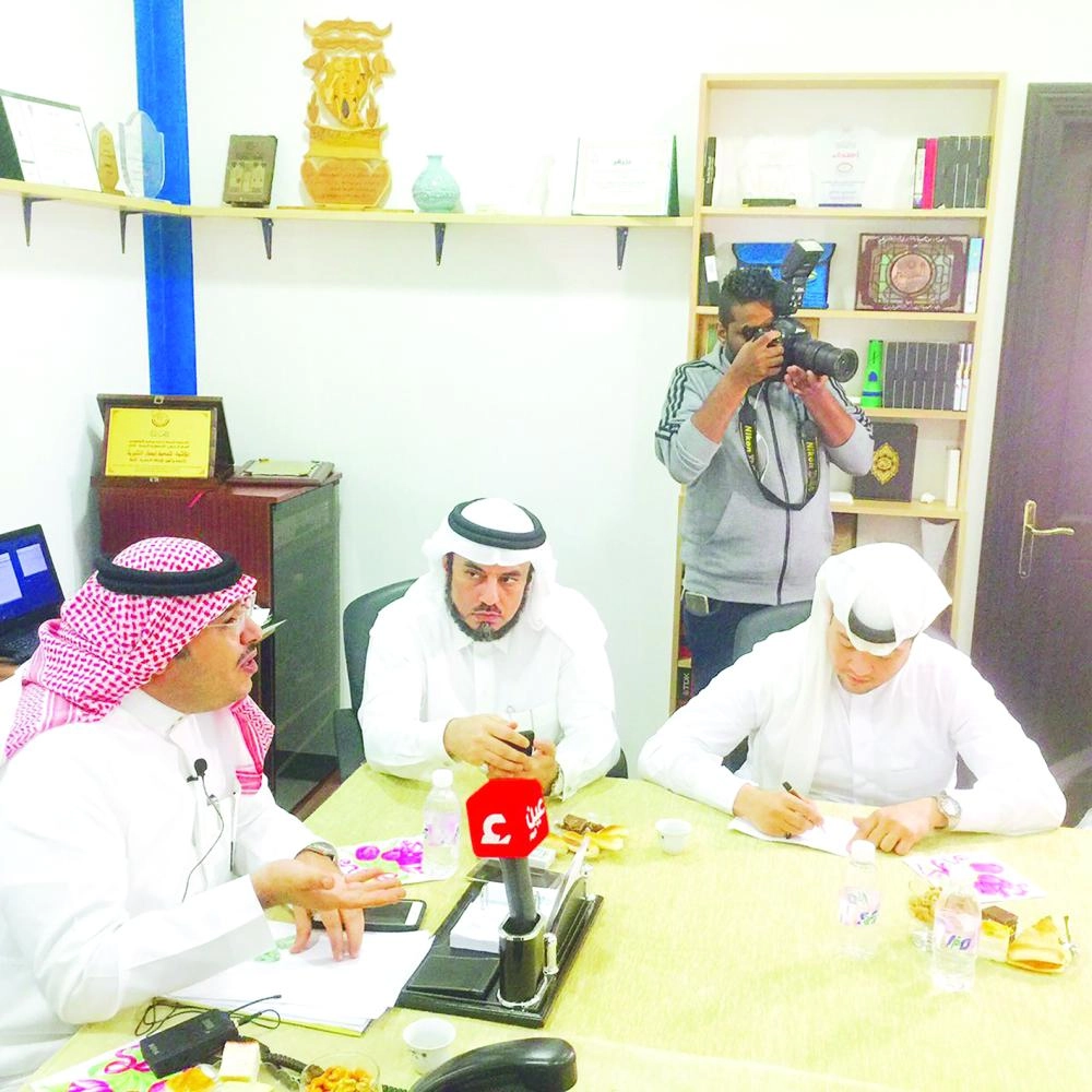 






محمد القحطاني خلال الجولة أمس                (مكة)