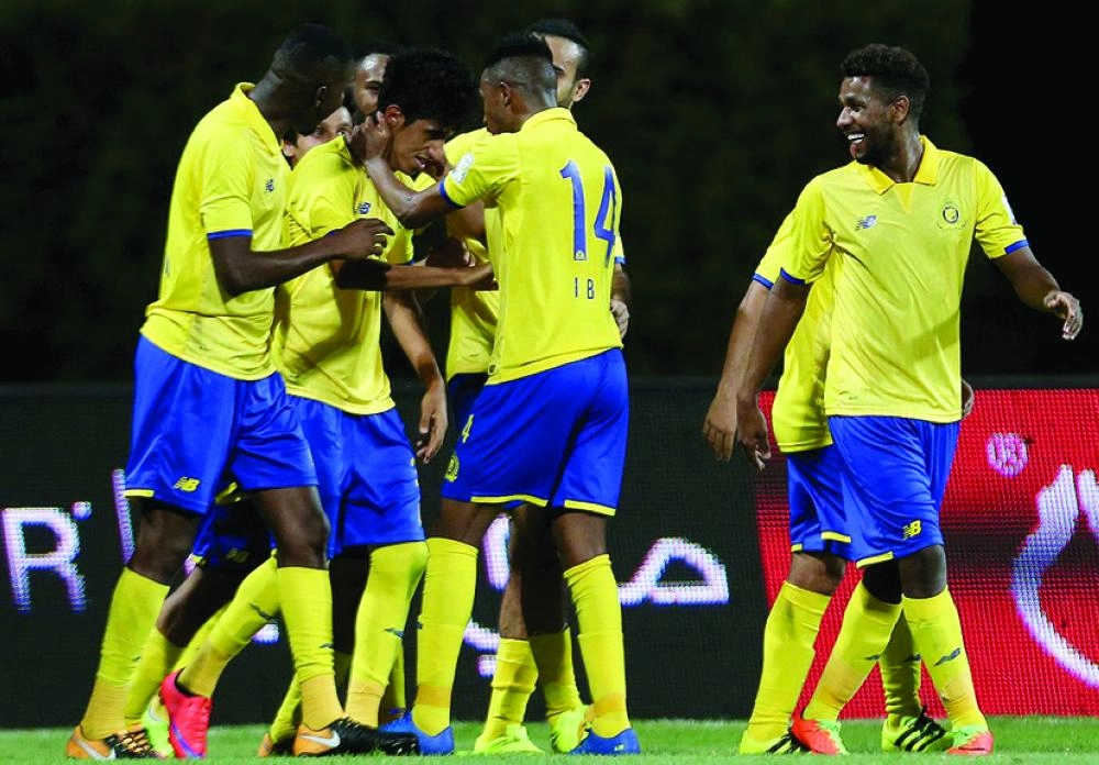 






فهد الجميعة يتلقى التهاني من زملائه                (إعلامي النصر)